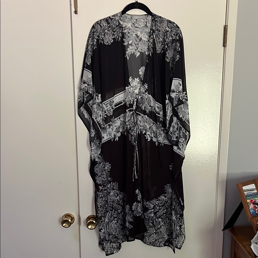 Nordstrom Monochrome Floral Kimono